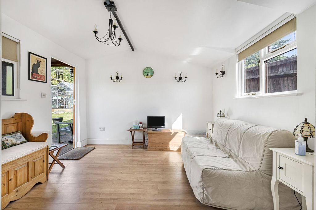 Additional image 23 of 2 bed detached house to rentDowns Lane, Leatherhead KT22