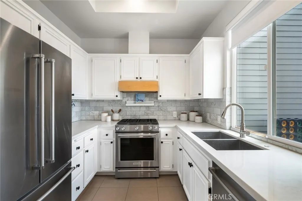 Additional image 56 of 1300 12th Street Unit E, Manhattan Beach, CA 90266