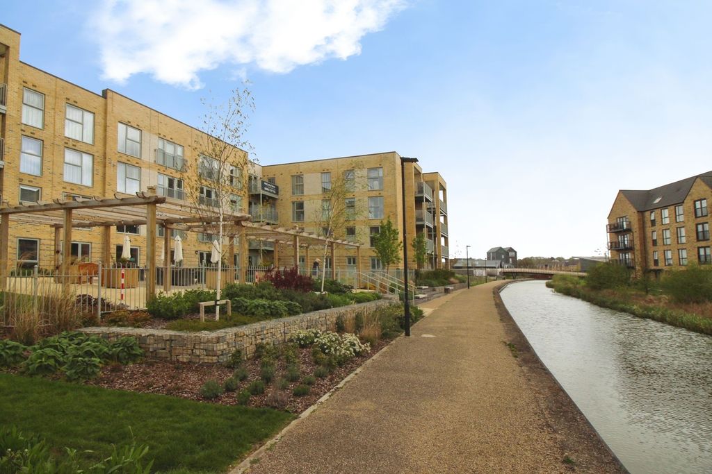 Additional image 12 of 1 bed flat to rentPeglars Way, Swindon SN1