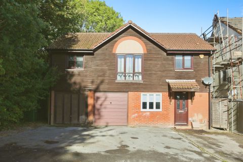 Clover Way, Hedge End, Southampton SO30