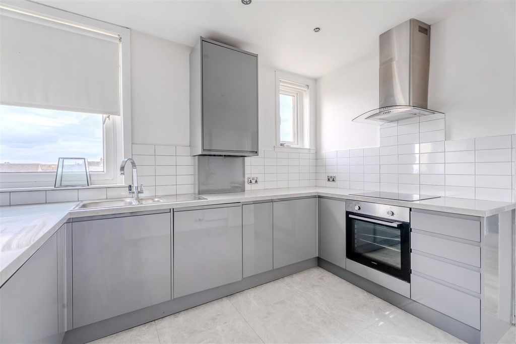Additional image 10 of 2 bed flat to rentLadywell Road, Motherwell ML1