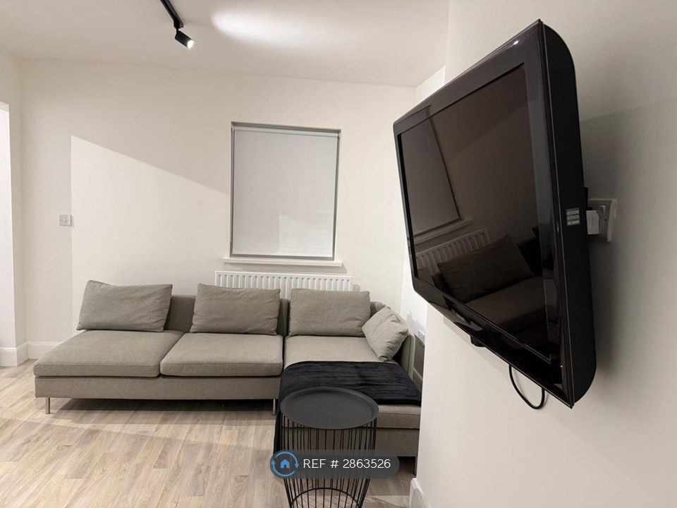 Additional image 5 of 4 bed semi-detached house to rentBowness Avenue, Nottingham NG6