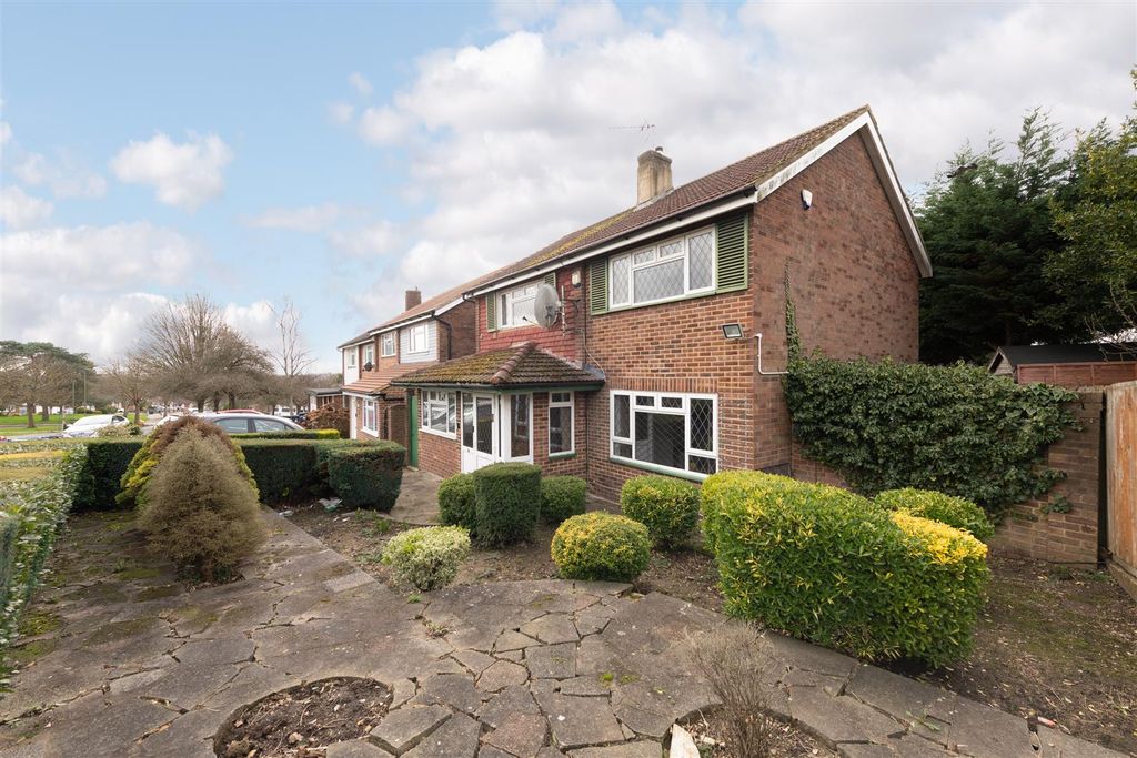 Additional image 16 of 4 bed property to rentMansfield Avenue, Barnet EN4
