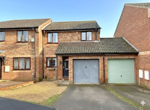 Woodstock Close, Hedge End, Southampton SO30