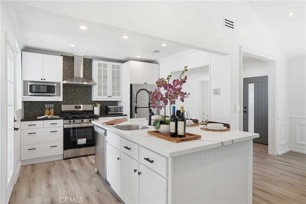 Additional image 58 of 17721 Burbank Blvd, Encino, CA 91316