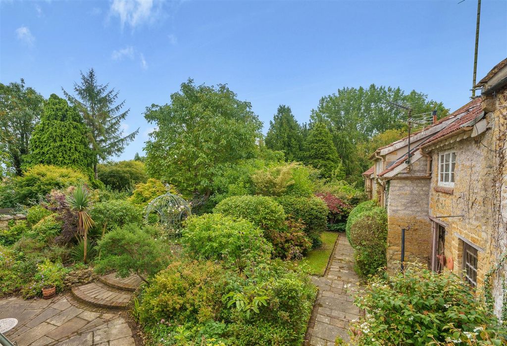 Additional image 10 of Detached house to rentMiddle Street, Crewkerne TA18