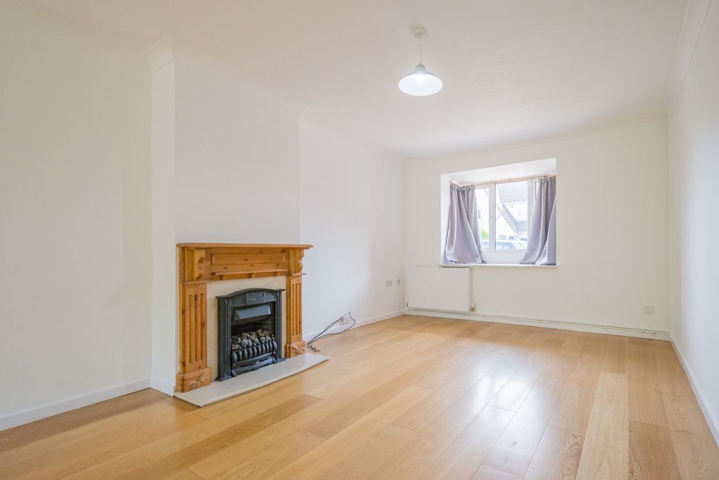 Additional image 3 of 4 bed semi-detached house to rentLydiard Way, Trowbridge BA14