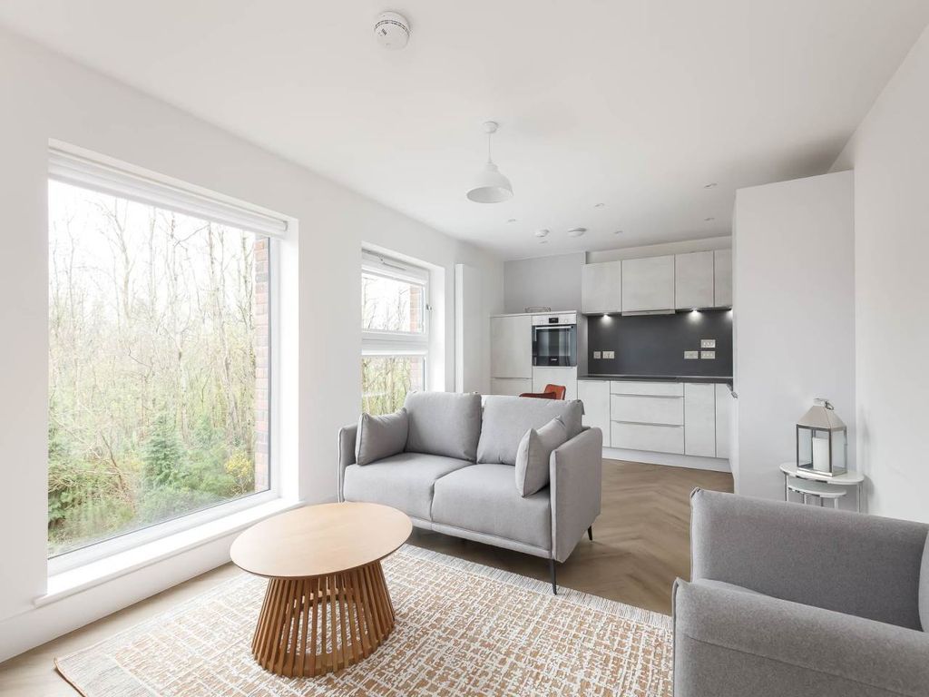 Additional image 2 of 1 bed flat to rentFestival Court, Festival Park, Glasgow G51