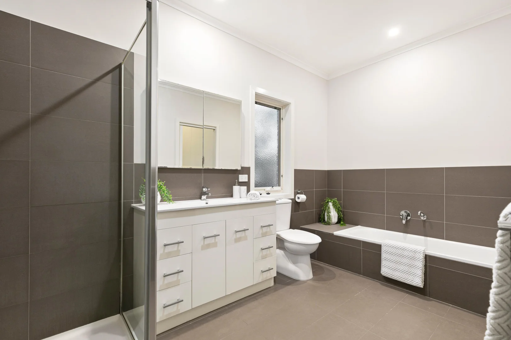Additional image 7 of 2/36 Kulnine Avenue, Mitcham VIC 3132