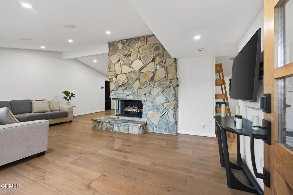 Additional image 11 of 22261 Ybarra Road, Woodland Hills, CA 91364