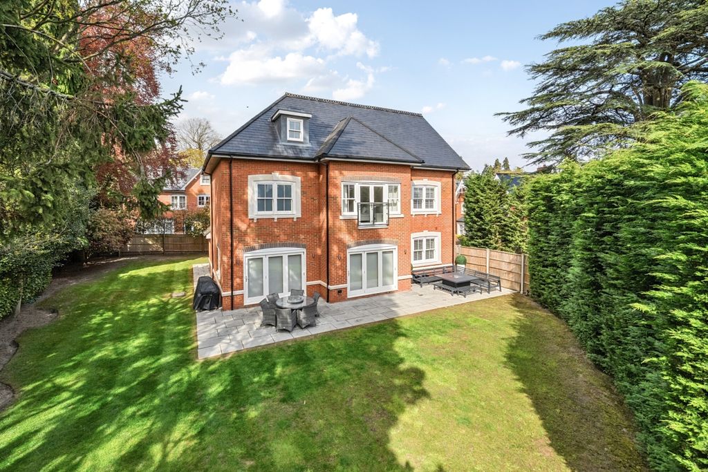 Additional image 4 of 5 bed detached house to rentWindsor Grey Close, Ascot SL5