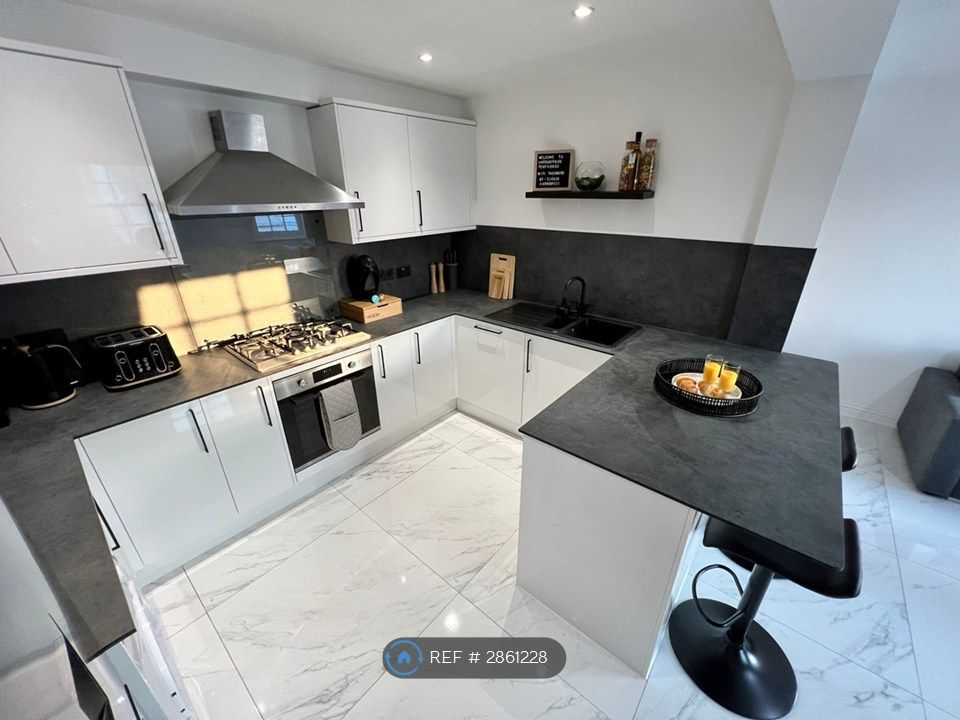 Additional image 8 of 2 bed flat to rentSt. Thomas Street, Weymouth DT4