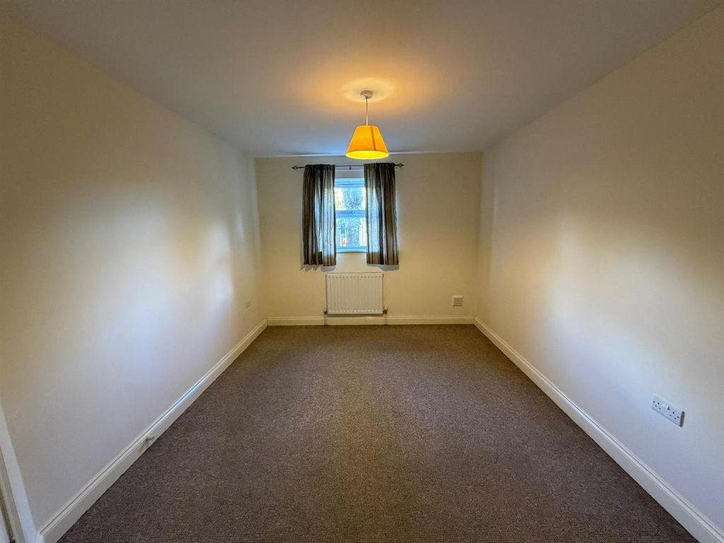 Additional image 4 of 2 bed flat to rentHeneage Road, Grimsby DN32