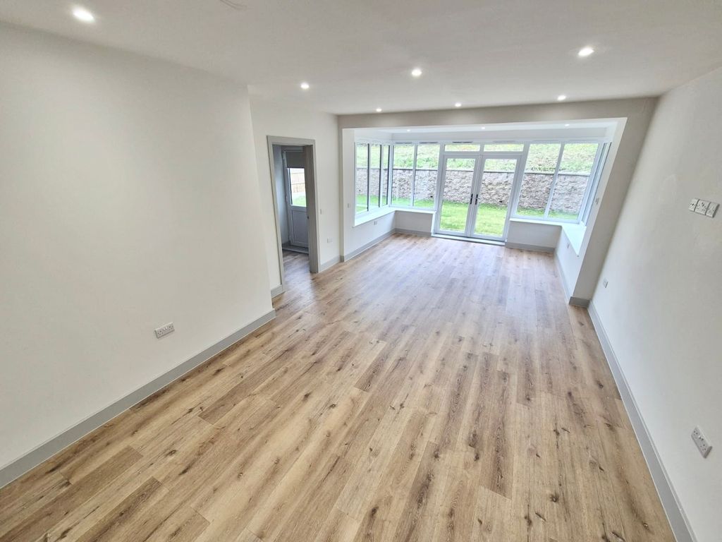 Additional image 8 of 6 bed detached house to rentPennyside Square, Loggerheads TF9