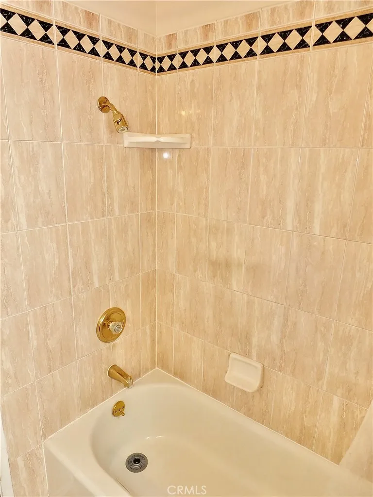 Additional image 63 of 6317 E Eliot St, Long Beach, CA 90803