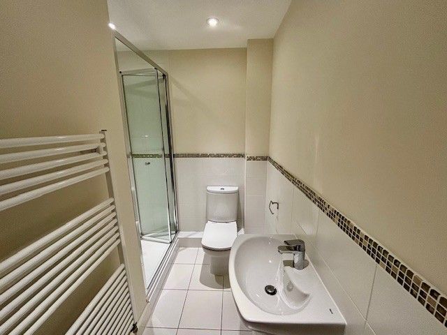 Additional image 6 of 2 bed flat to rentHillview Place, Newbury RG14