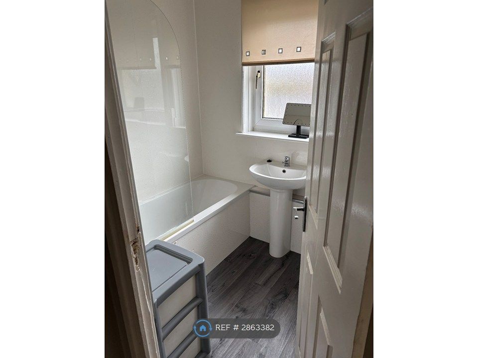 Additional image 4 of 2 bed flat to rentPlantation Square, Glasgow G51