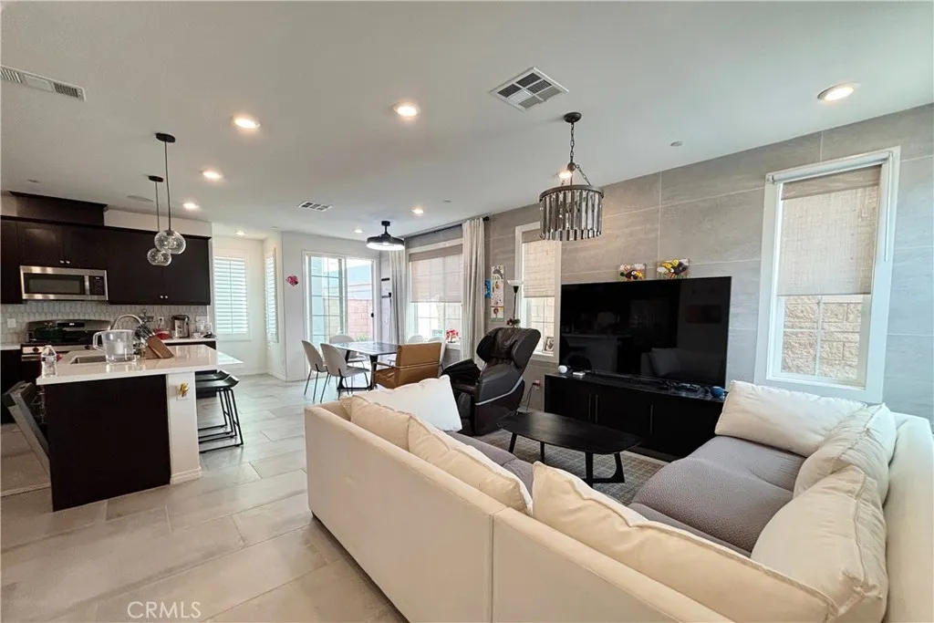 Additional image 4 of 15275 Ridge Lane Unit 1, Fontana, CA 92336