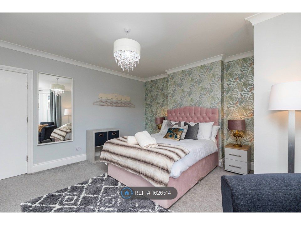 Additional image 4 of 4 bed semi-detached house to rentNorfolk Road, Horsham RH12