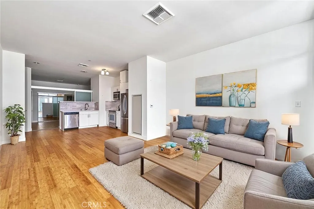 Additional image 2 of 3810 Wilshire Blvd Unit 1904, Los Angeles, CA 90010