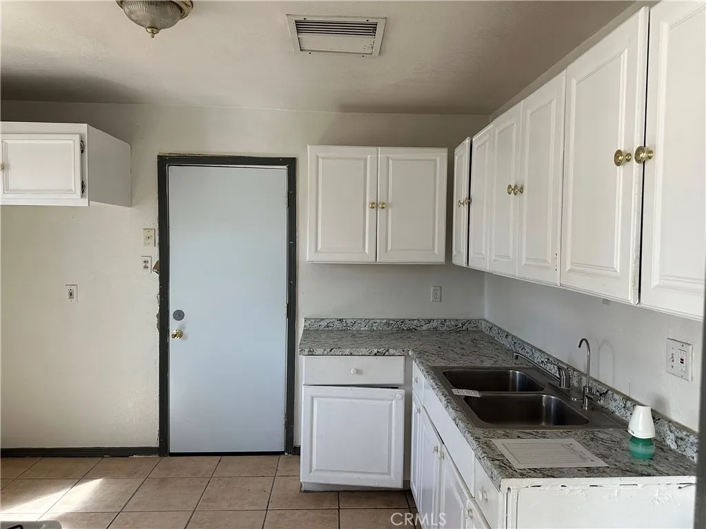 Additional image 32 of 709 Caliente Dr, Barstow, CA 92311