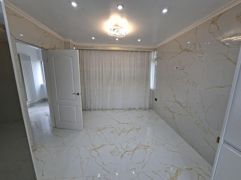 Additional image 12 of 5 bed terraced house to rentBramall Court, Peterborough PE3