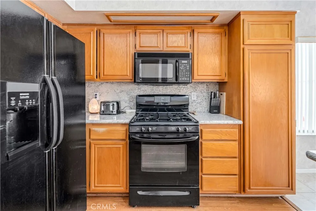 Additional image 12 of 42238 58th St W, Lancaster, CA 93536
