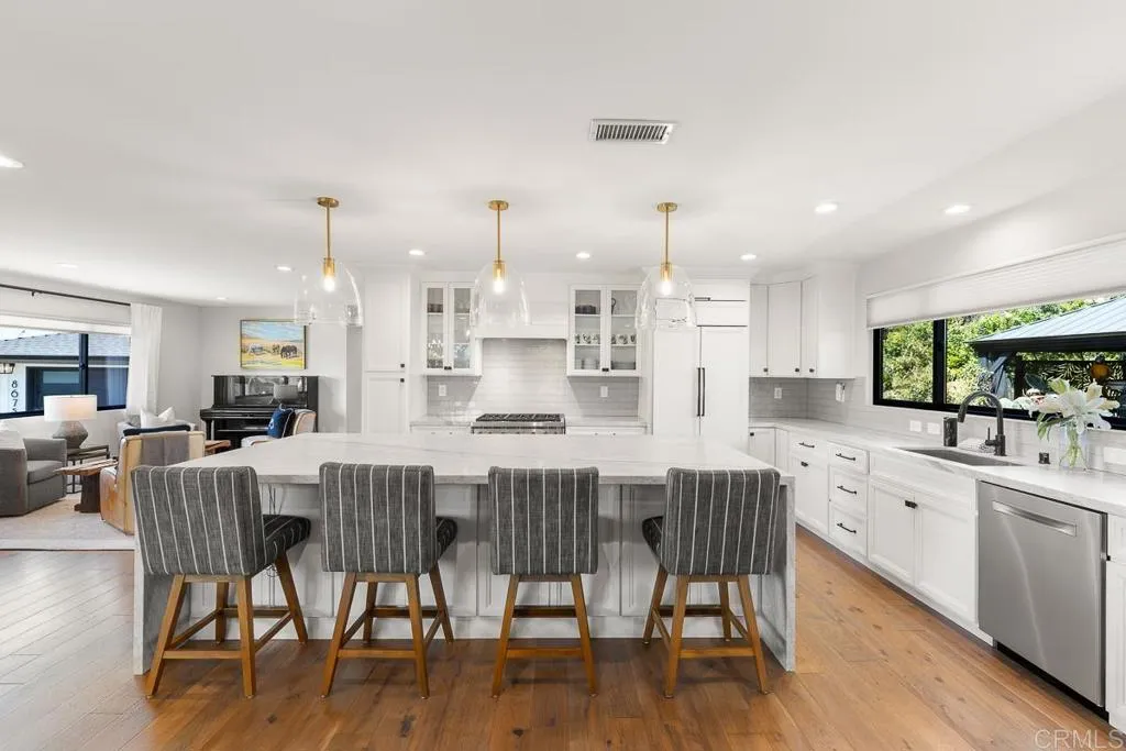 Additional image 10 of 8675 Glenwick Lane, La Jolla, CA 92037