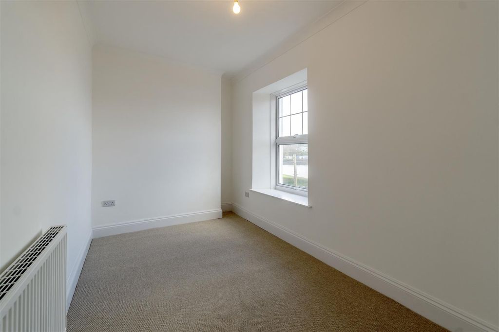 Additional image 10 of 4 bed property to rentMarine Road, Oreston, Plymouth PL9