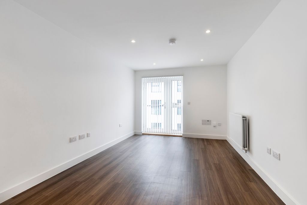 Additional image 2 of 2 bed flat to rentFishers Lane, Cheltenham GL52