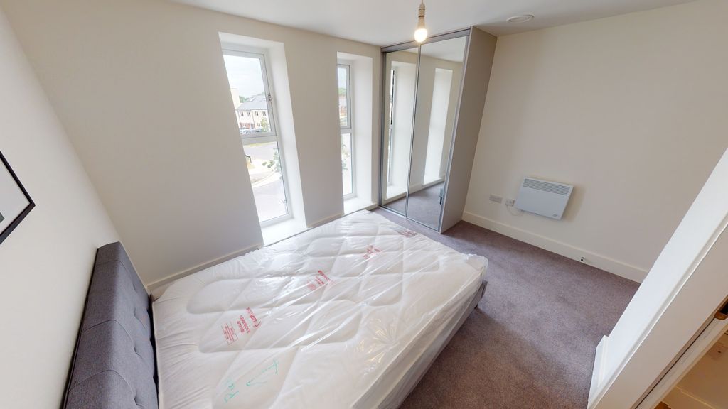 2 bed flat to rentTrinity House North, Graven Hill OX25 photo 5