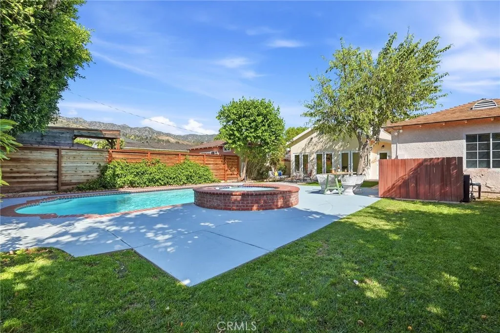 Additional image 80 of 435 Eton Drive, Burbank, CA 91504