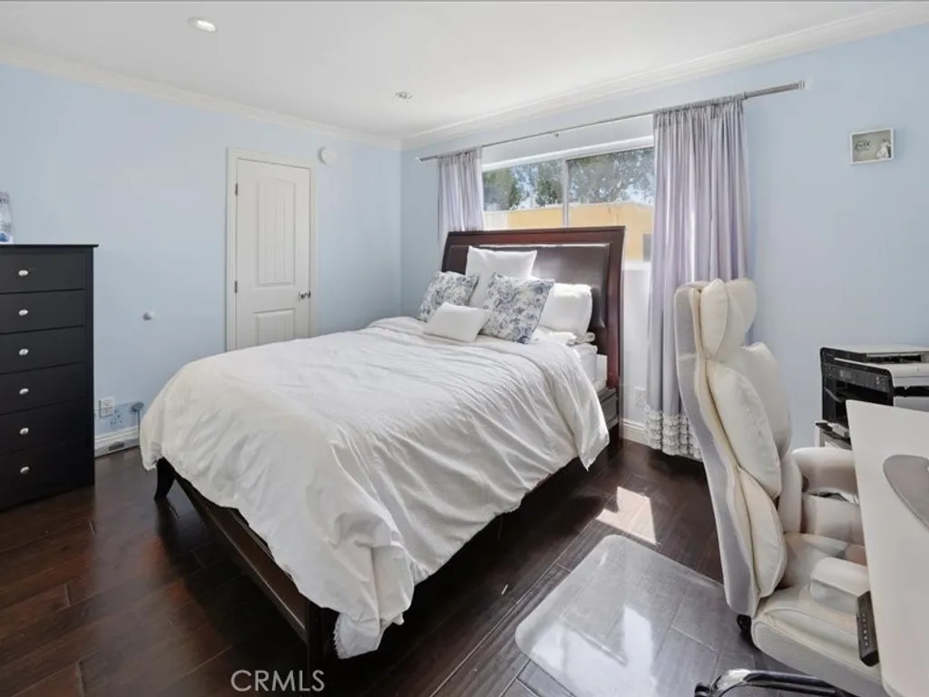 Additional image 23 of 9735 Via Roma, Burbank, CA 91504