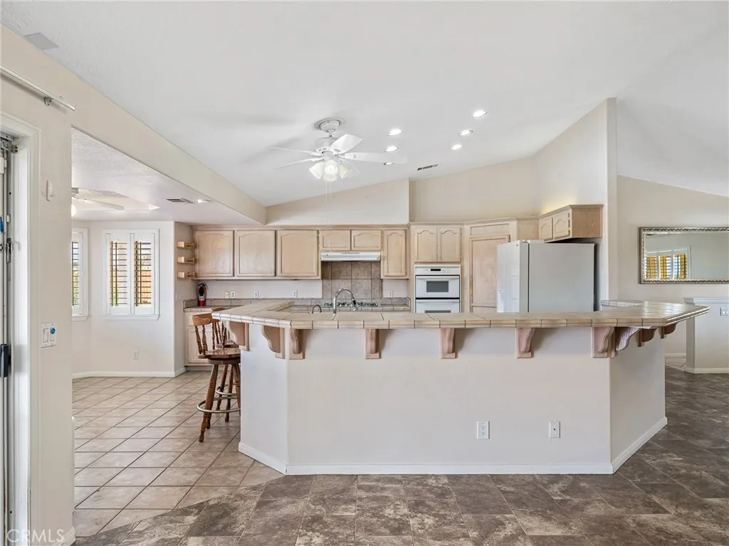 Additional image 68 of 16992 Joshua Rd, Apple Valley, CA 92307