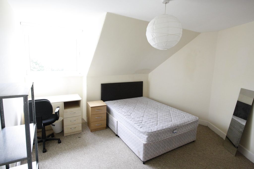 Additional image 5 of 4 bed flat to rent3/R, 47 Magdalen Yard Road, Dundee DD1