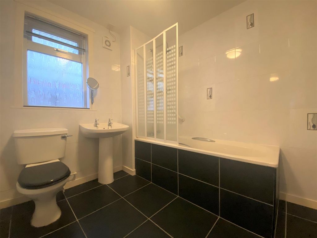 Additional image 13 of 2 bed semi-detached bungalow to rentMuirend Gardens, Perth PH1