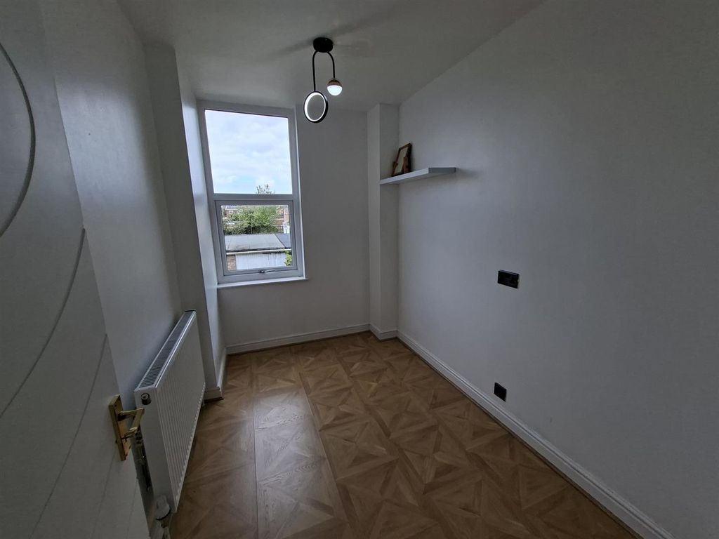 Additional image 16 of 5 bed terraced house to rentBramall Court, Peterborough PE3