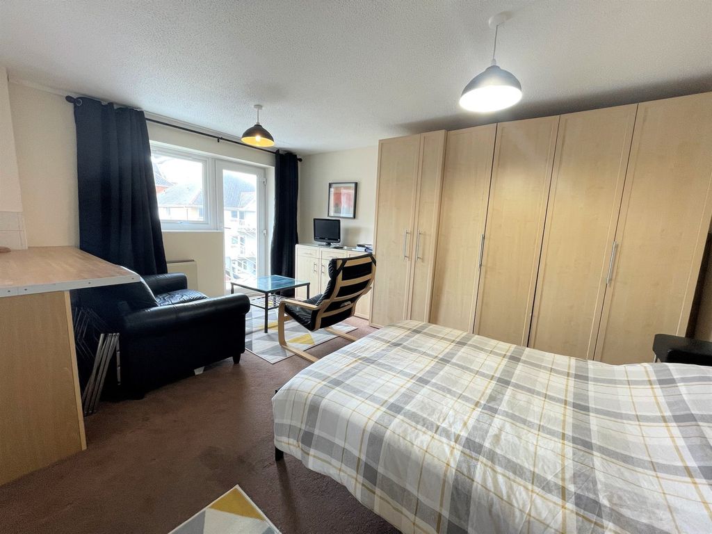 1 bed flat to rentHighmoor, Maritime Quarter, Swansea SA1