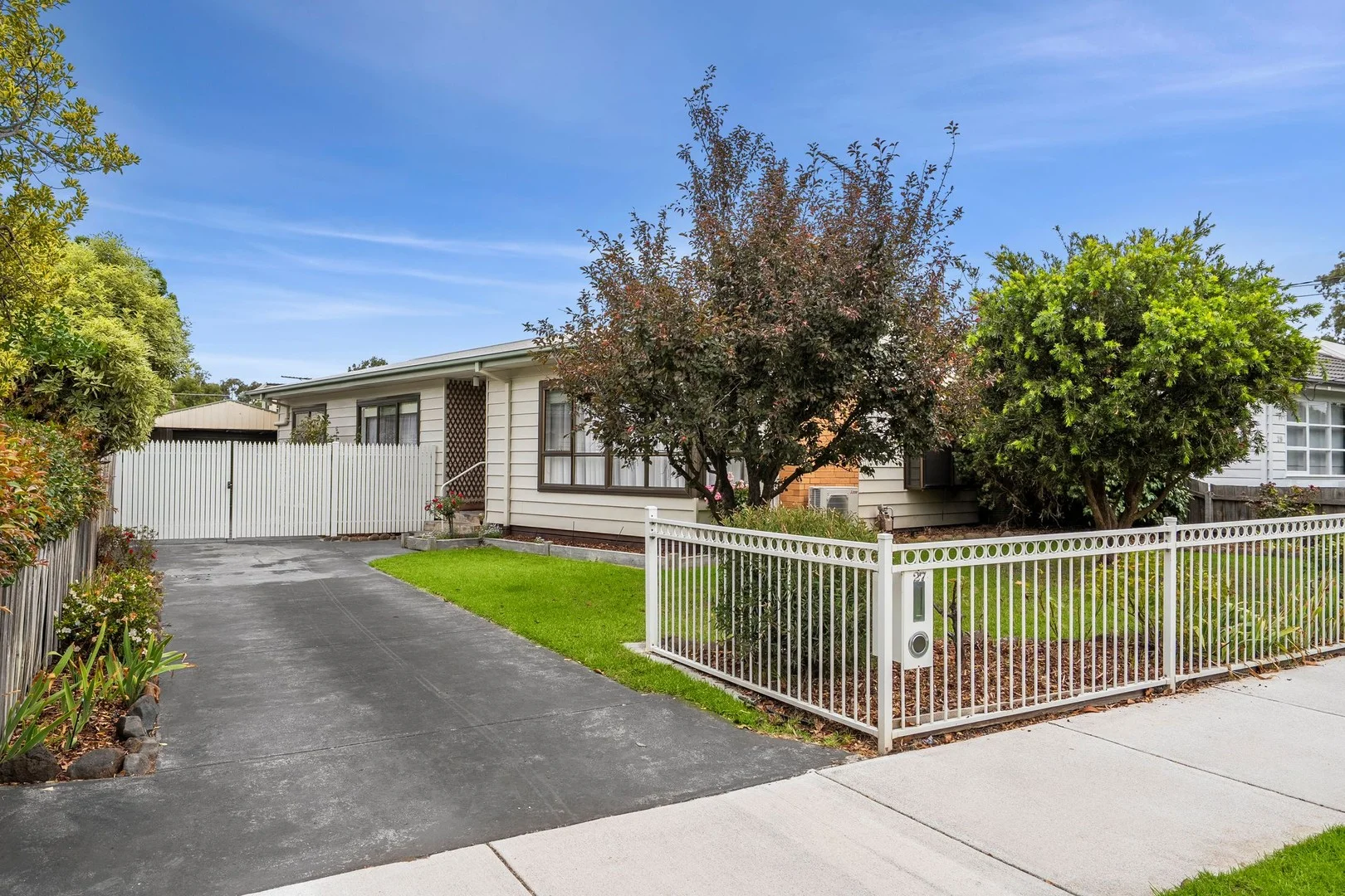 27 Castleton Road, Herne Hill VIC 3218