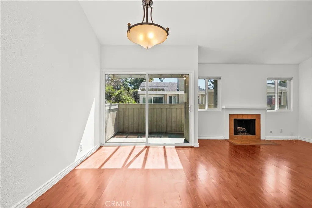 Additional image 14 of 22117 Burbank Blvd Unit 5, Woodland Hills, CA 91367