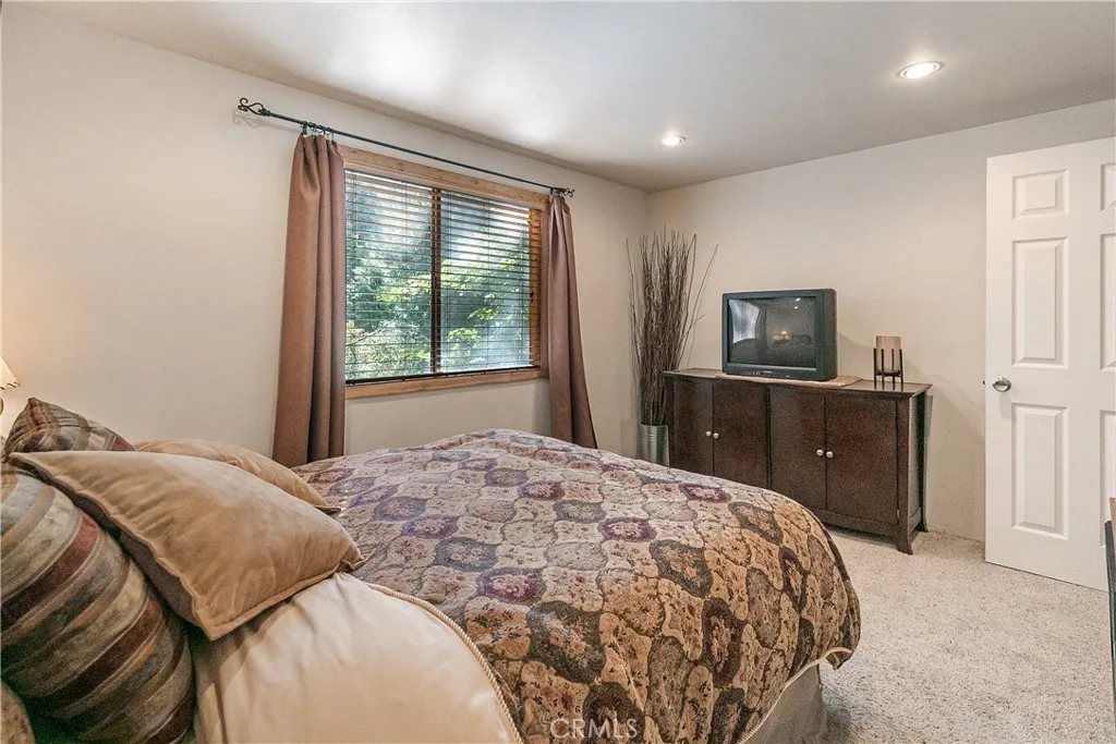 Additional image 10 of 748 Lake, Lake Arrowhead, CA 92352