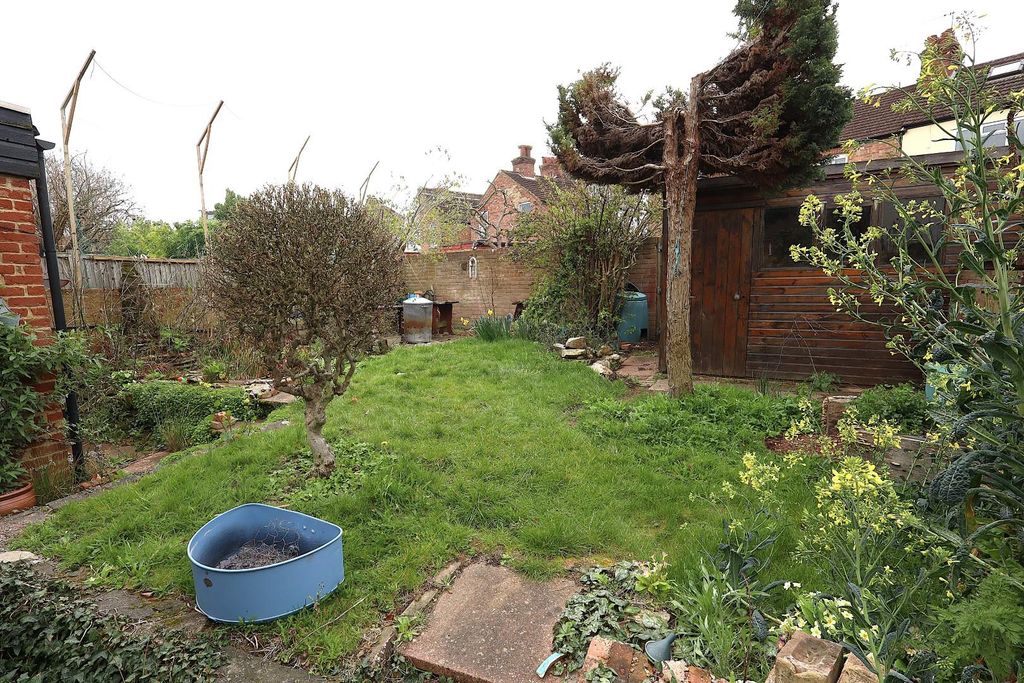 Additional image 3 of 3 bed end terrace house to rentGammons Lane, Watford WD24
