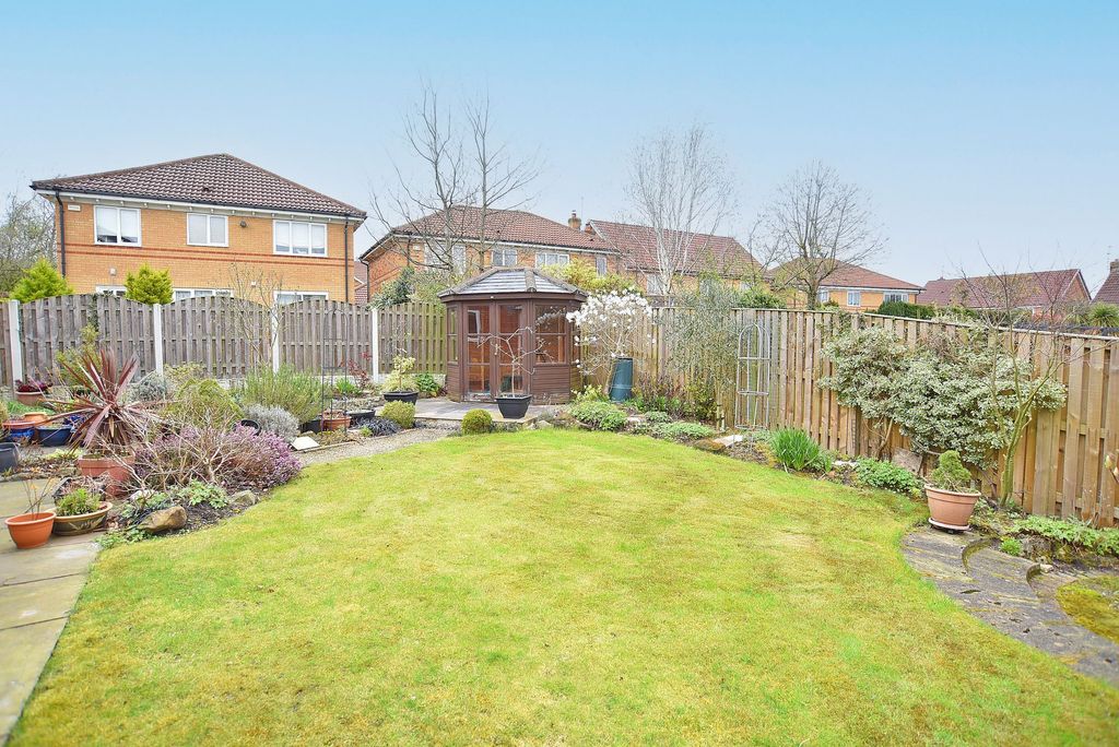 Additional image 19 of 5 bed detached house to rentBarnwell Crescent, Harrogate HG2