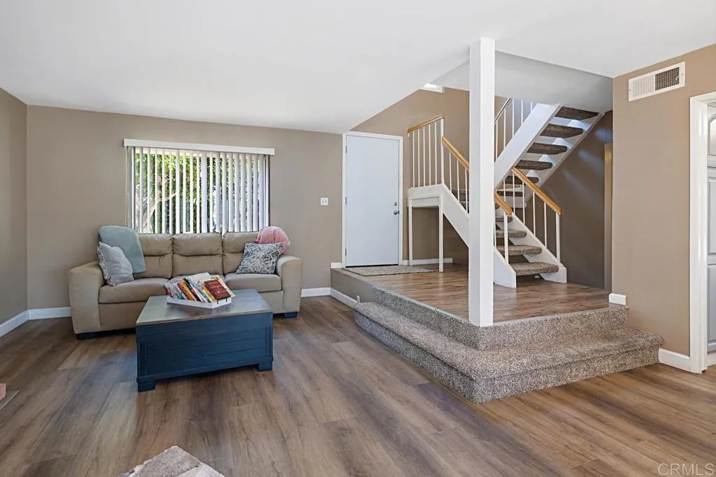 Additional image 49 of 5676 Chateau Dr, San Diego, CA 92117