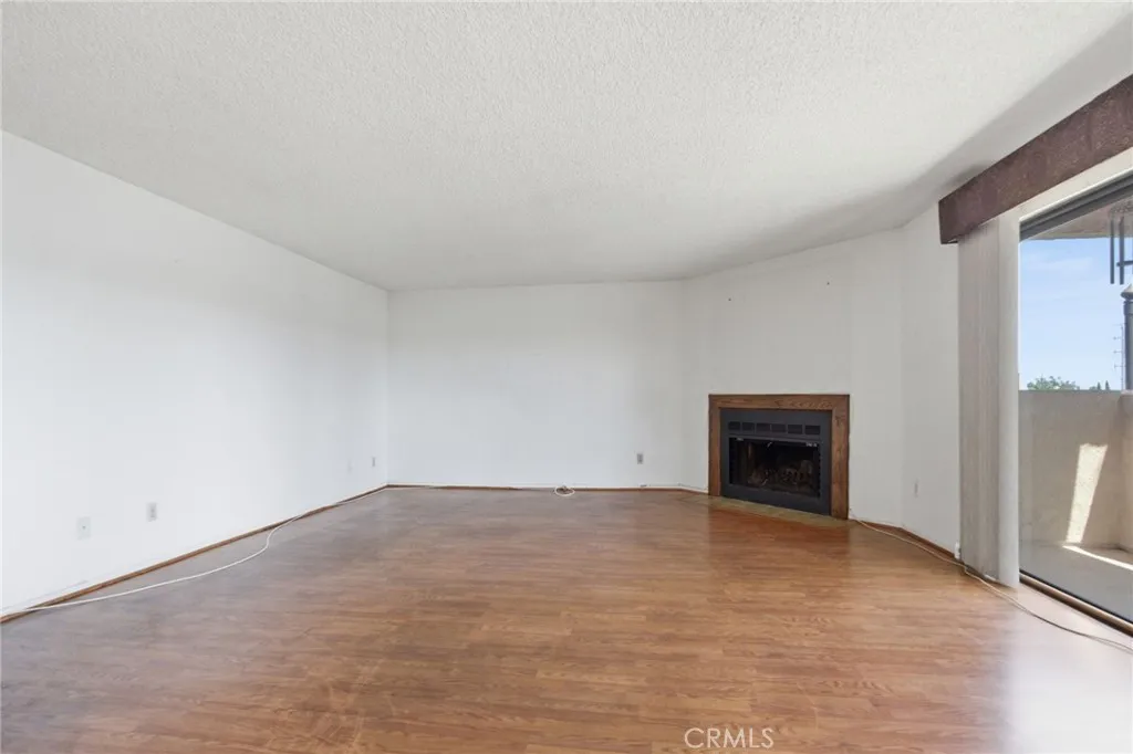 Additional image 9 of 605 Redondo Ave Unit 304, Long Beach, CA 90814