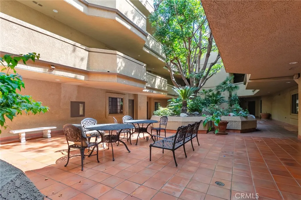 Additional image 62 of 221 S Oak Knoll Avenue Unit 202, Pasadena, CA 91101