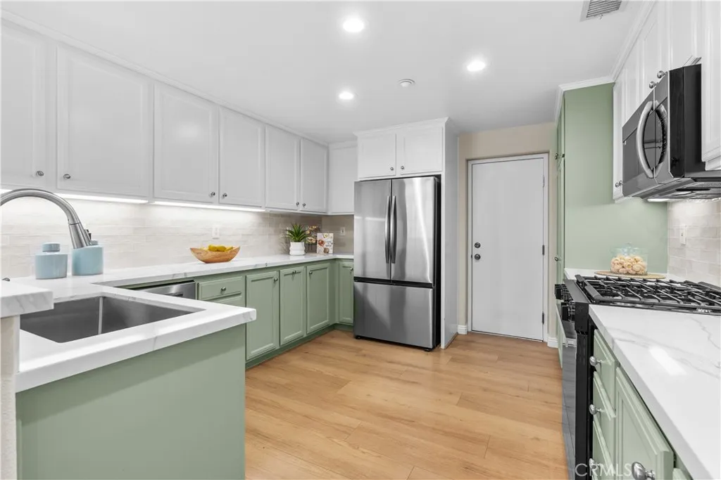 Additional image 11 of 147 Lockford, Irvine, CA 92602