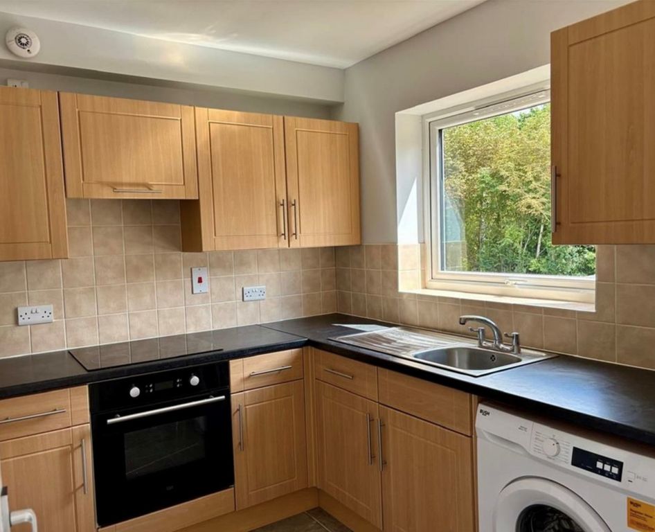 Additional image 2 of 2 bed flat to rentTrafalgar Court, Reading RG30