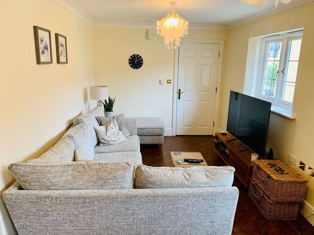 2 bed flat to rentGordon Close, Broadway WR12 photo 4