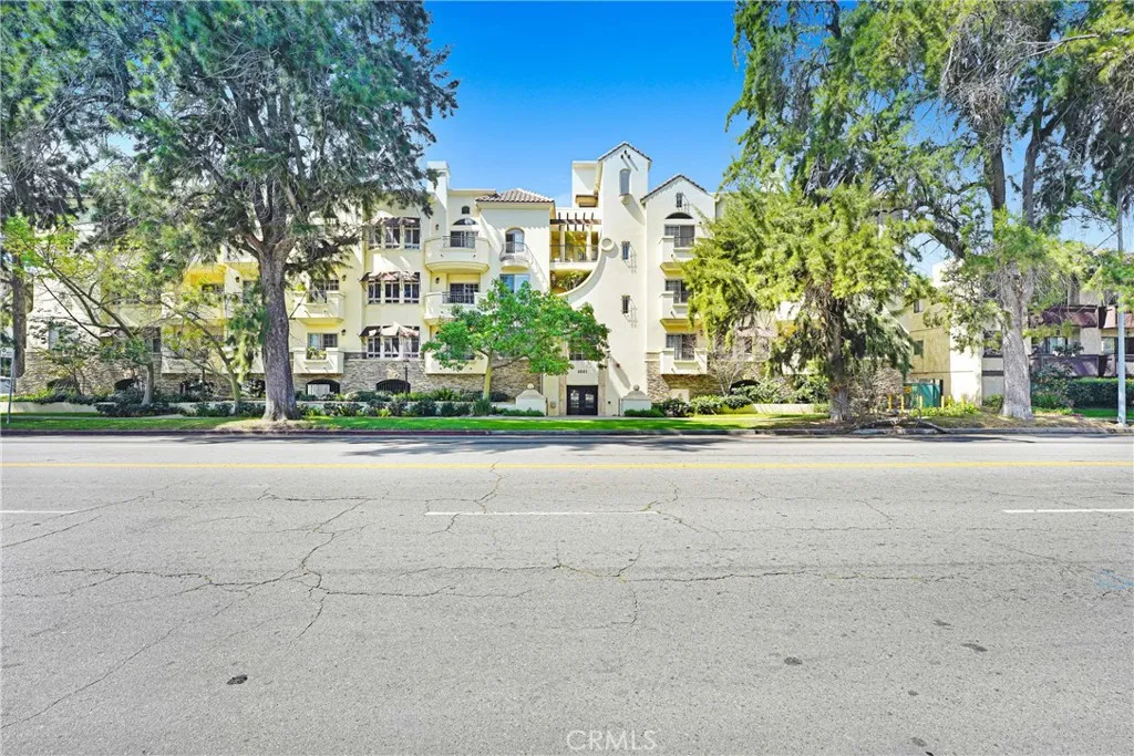 Additional image 2 of 4601 Coldwater Canyon Ave Unit 207, Studio City, CA 91604